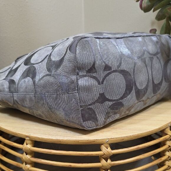 Coach Metallic Gray Signature C Shoulder Bag and Wallet - Picture 10 of 15